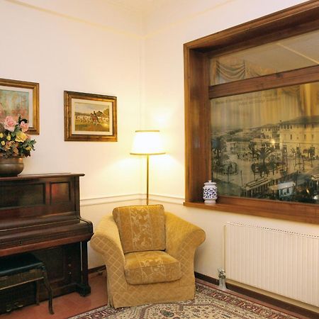 Hotel Coluccini Марина-ді-П'єтразанта Екстер'єр фото