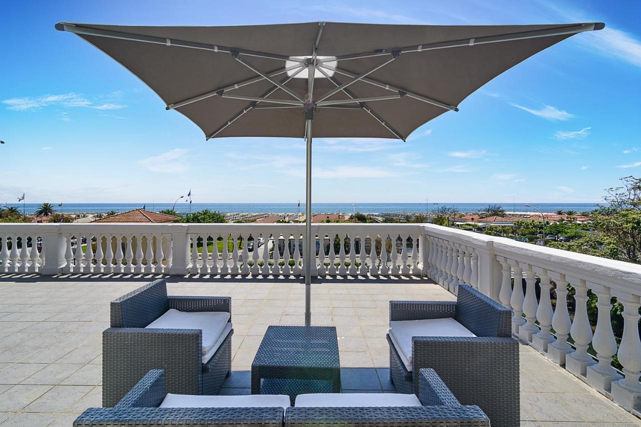 Hotel Coluccini Марина-ді-П'єтразанта Екстер'єр фото